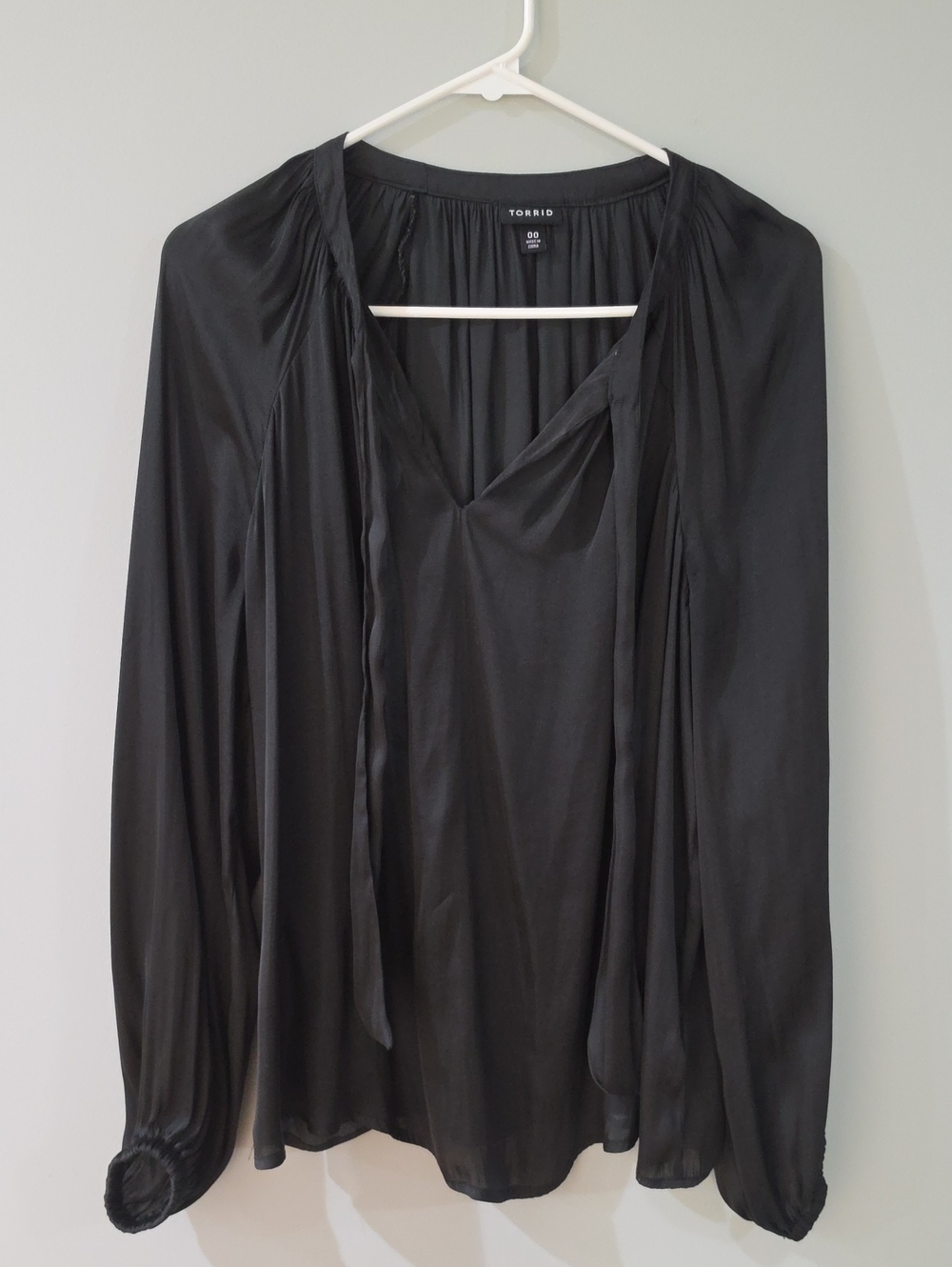 torrid Black Long-Sleeve Tie-Neck Blouse
